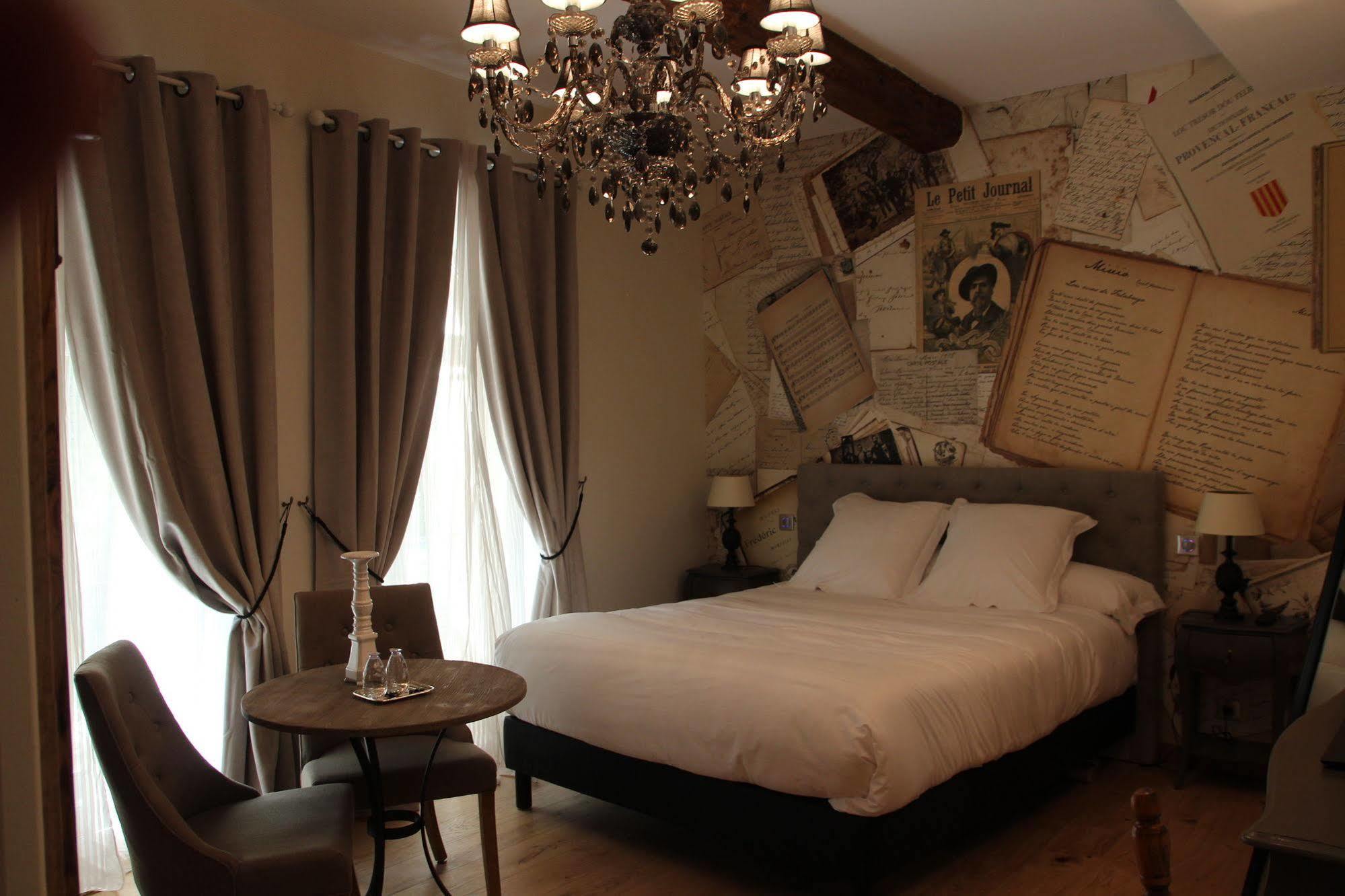 Maison D'Hotes Les Varietes แซ็งต์-เรมีย์-เดอ-โพรวองซ์ ภายนอก รูปภาพ